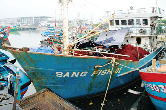 Thỏa thuận với ngư dân về phương án sửa chữa tàu vỏ thép