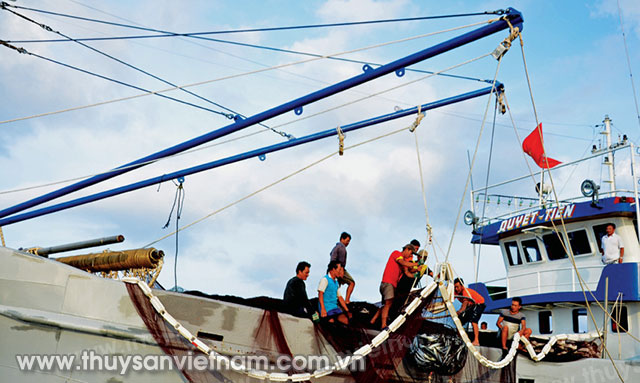 Ngăn chặn, chấm dứt tàu cá Việt Nam khai thác bất hợp pháp ở vùng biển nước ngoài